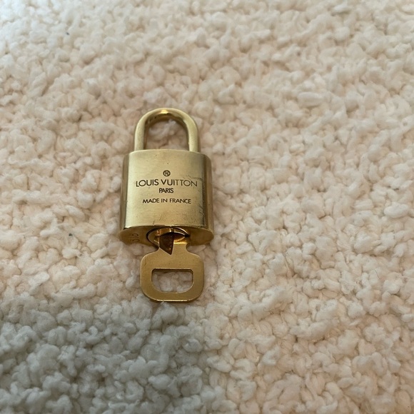 Louis Vuitton Antigua Cabas Brun Canvas Inventeur Tote w/ Lock and Key/Poignet - Picture 16 of 17